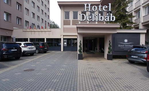 Hotel Délibáb, Hajdúszoboszló, fotografie din 2025