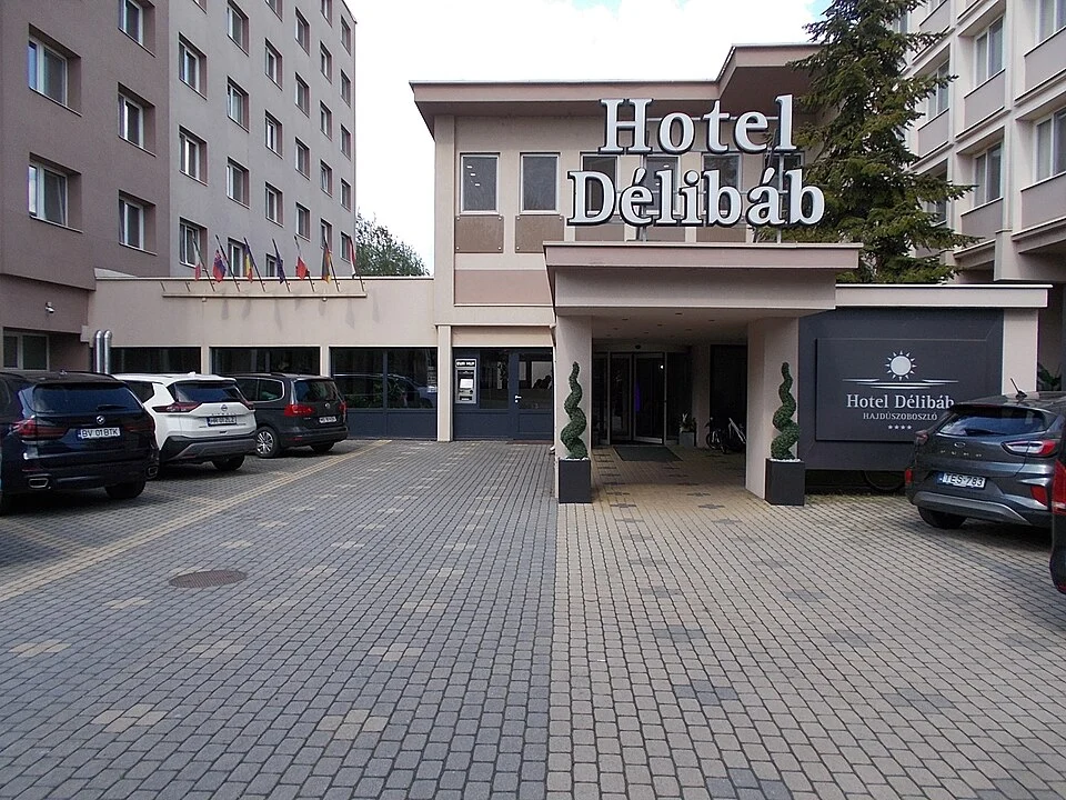 Hotel Délibáb, Hajdúszoboszló, fotografie din 2025